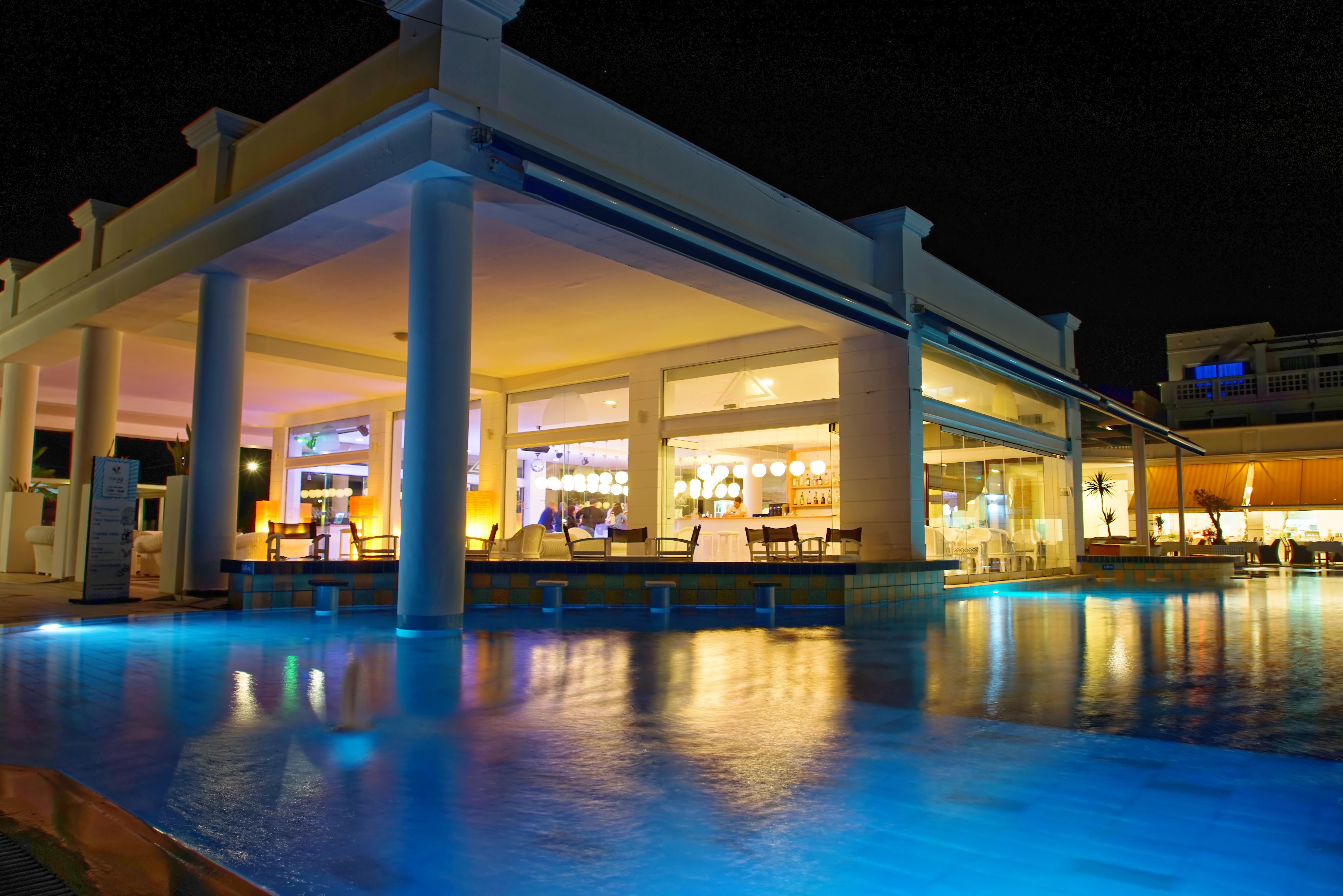 אתר נופש Minos Imperial Luxury &